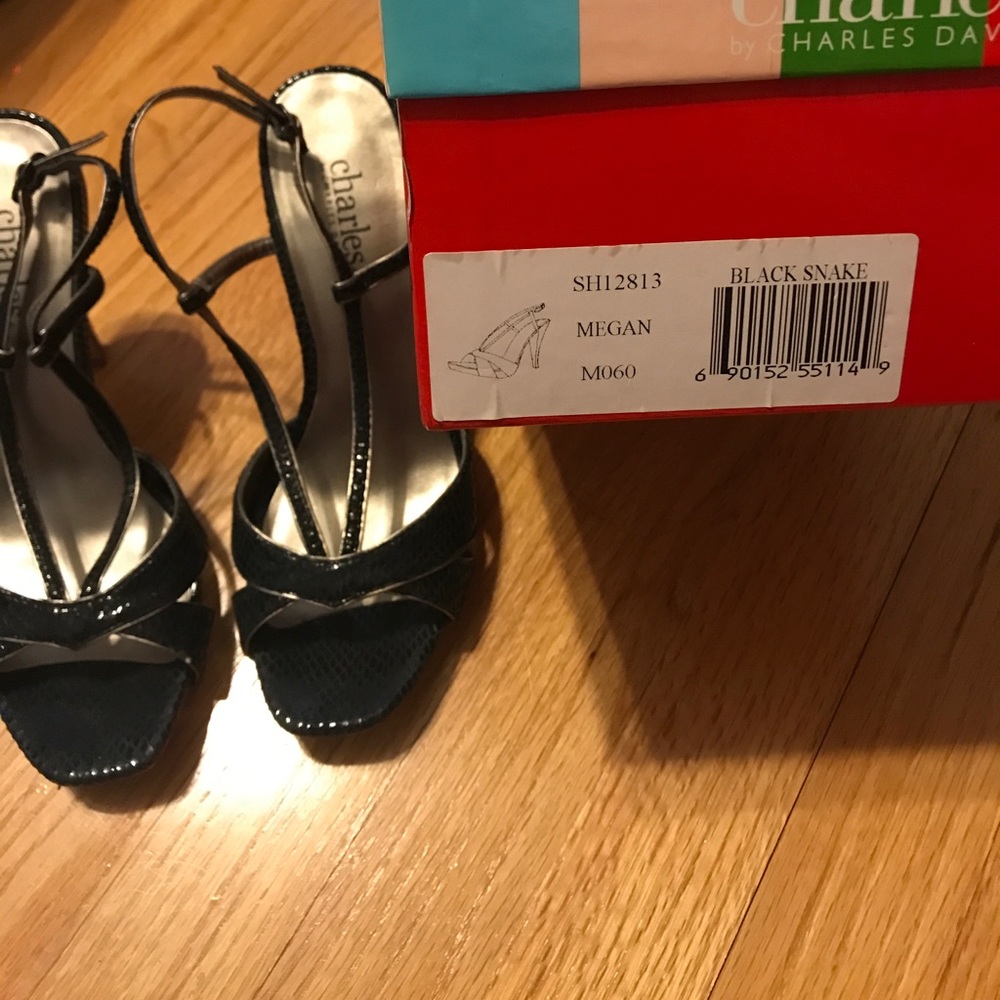 Shoes - Picture 3 of 4